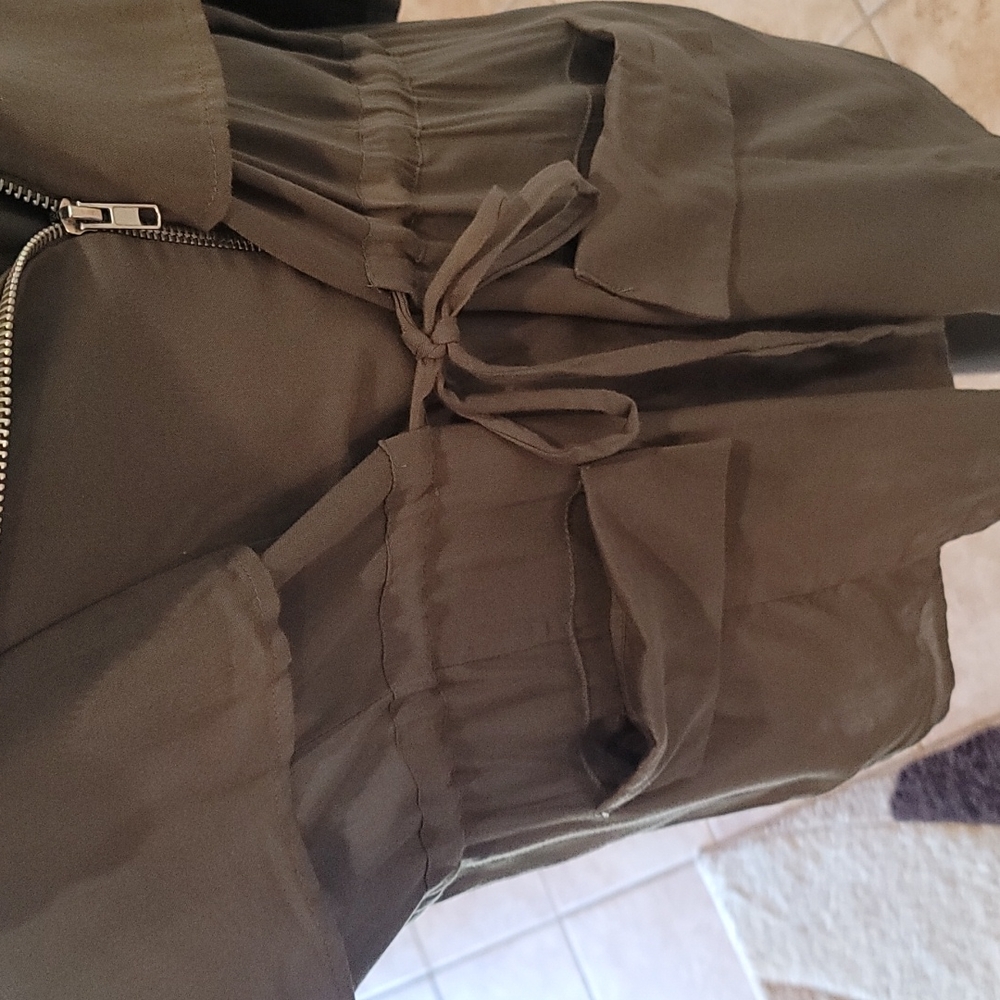 Olive green zip up shirt/jacket type - Picture 3 of 10